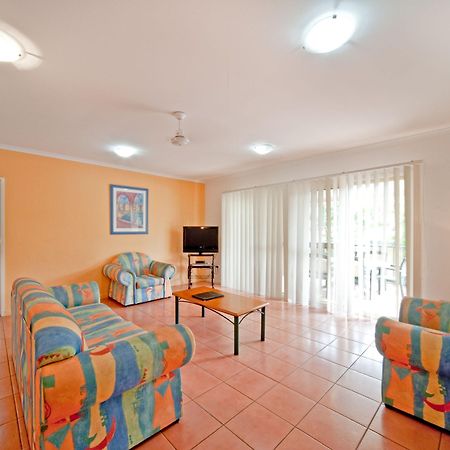 At Beach Court Holiday Villas Airlie Beach Esterno foto