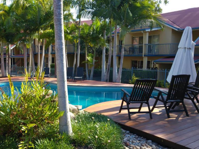At Beach Court Holiday Villas Airlie Beach Esterno foto